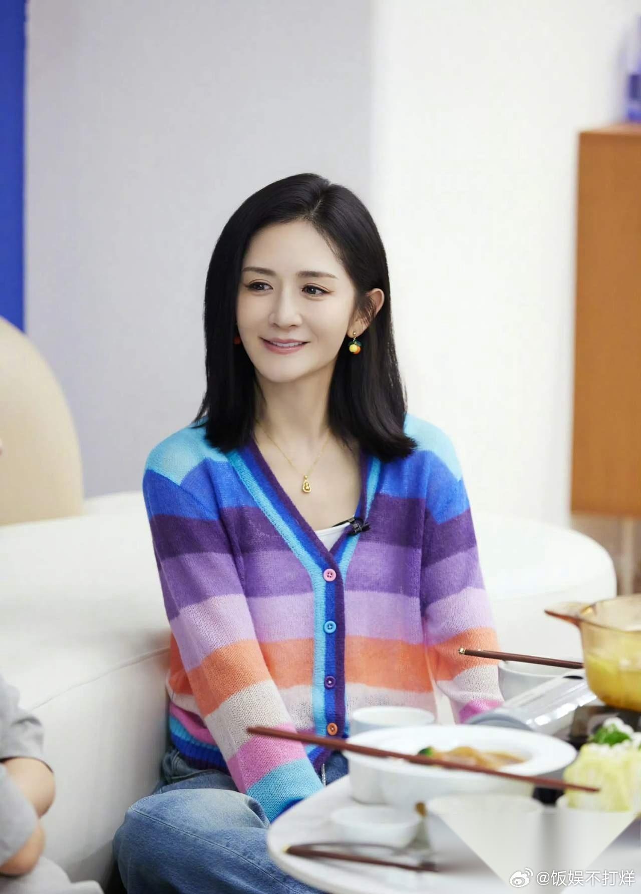 1.子枫看着温顺，其实脾气挺倔的，很多时候团队给她建议不听，不然按她的资历，咖位