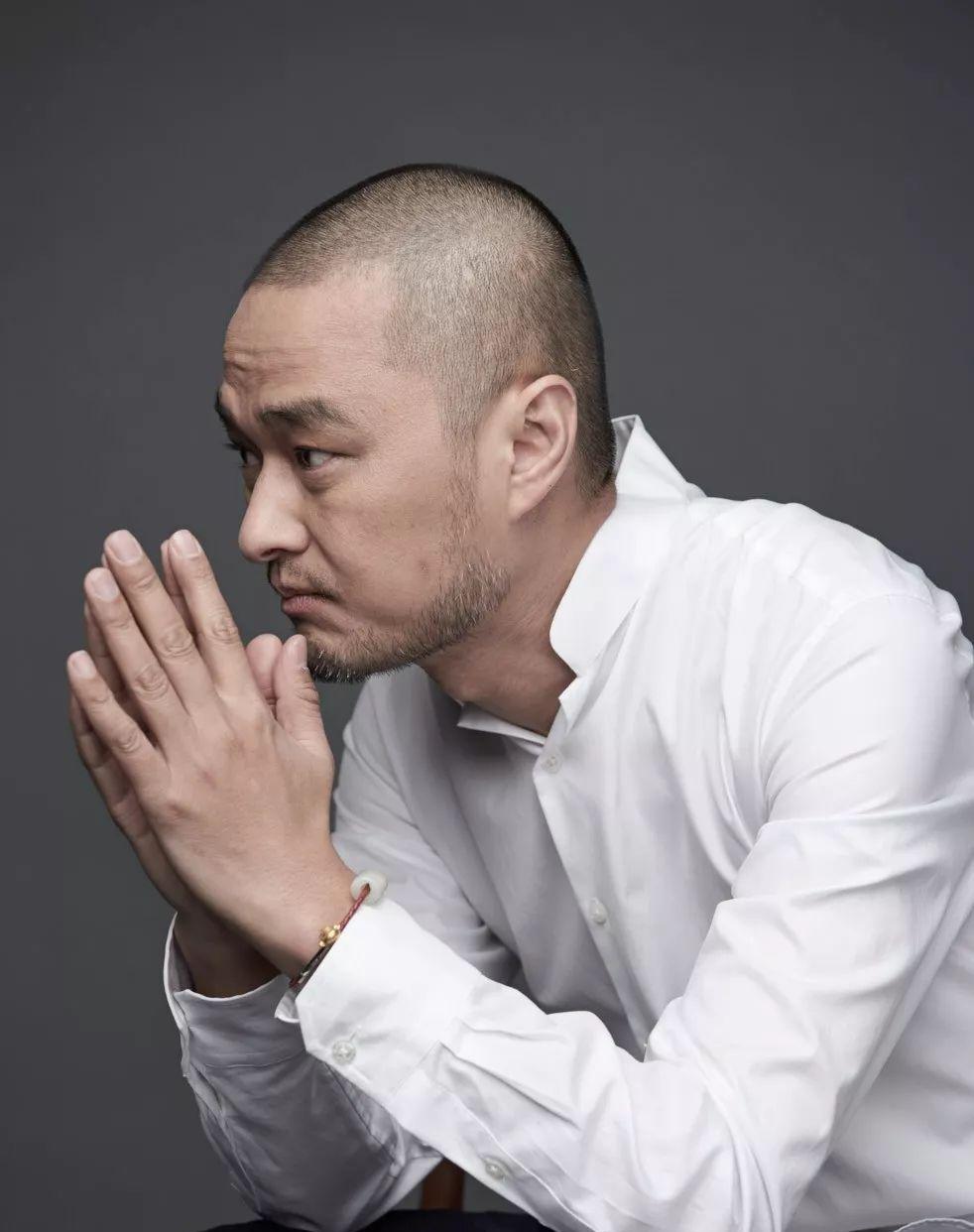 “身家上亿”的北京协和医学博士冯唐说：“没事别和任何人搅和在一起，什么聚会、闲聊