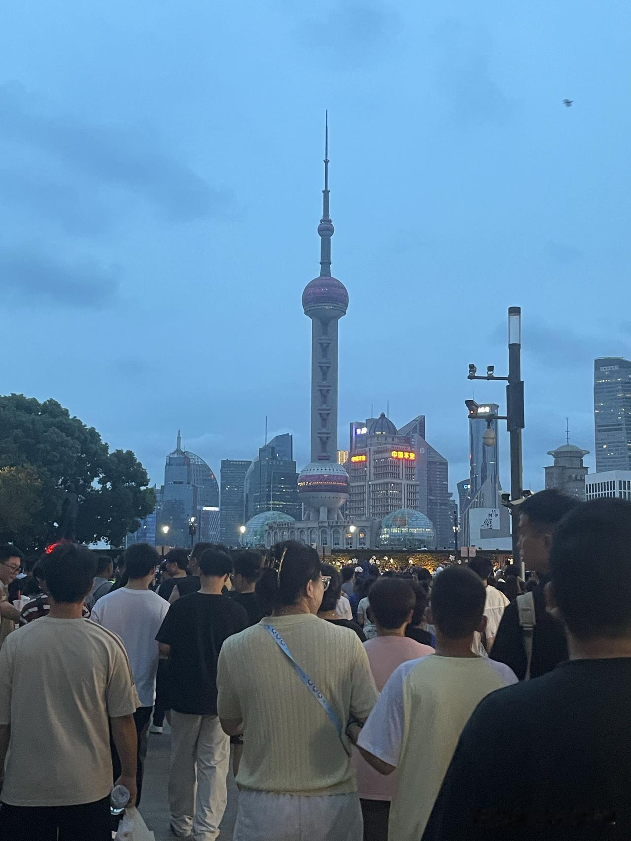 现在的人是有钱了还是活明白了，每到假期全国各地的景点，都是特别的热闹非凡！