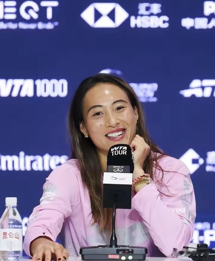 如果我是郑钦文，13岁被耐克签下的时候，我估计连什么叫“代言合同”都不知道。