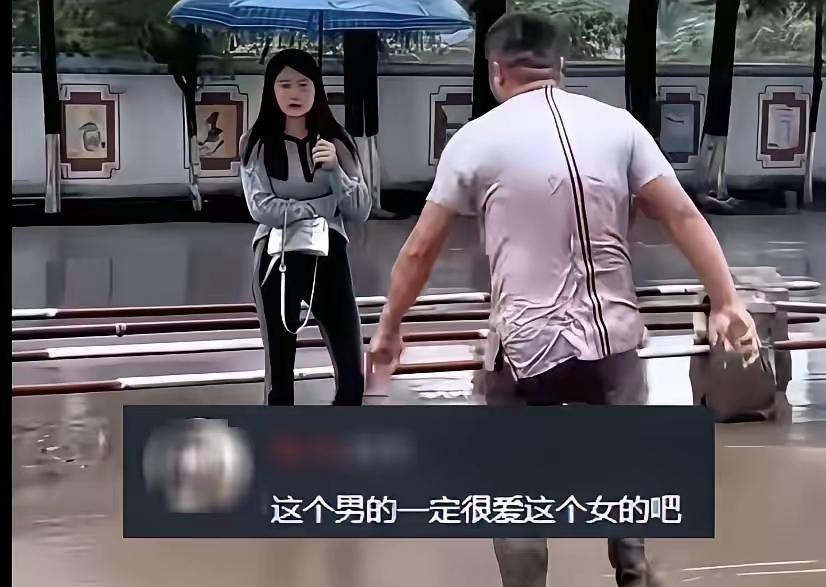 男子和女朋友约好了，见面的时间和地点，可是没有想到路上遇到了大堵车，男子是早赶晚