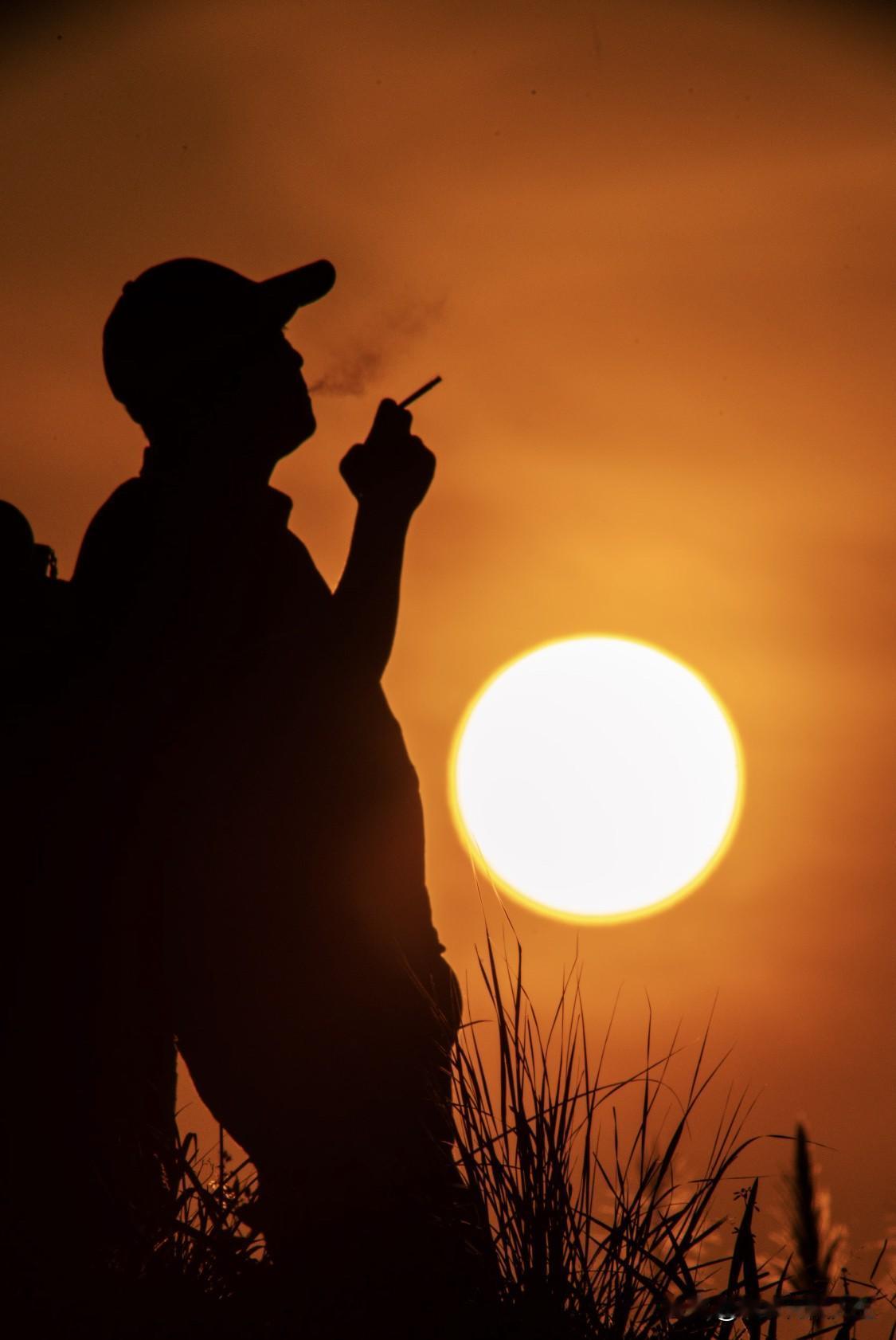 令人心酸的一句话：“这个世界上最大的悲哀就是让一个有情有义真诚善良的人，最后觉