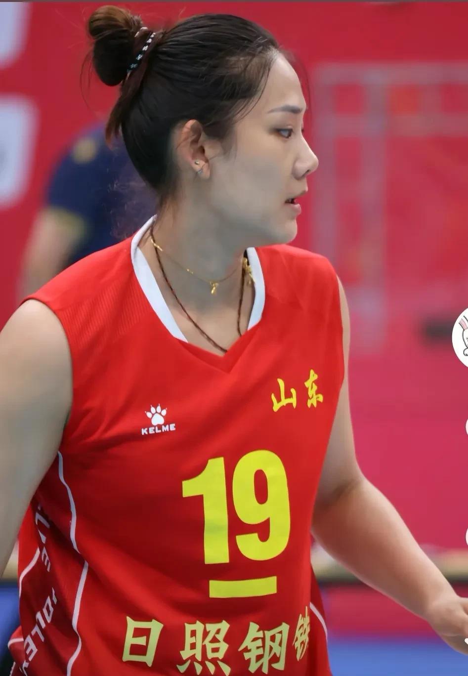 以前江苏女排美女球员多，现在山东女排成了美人窝！自古江南出美女，这一点在江苏女