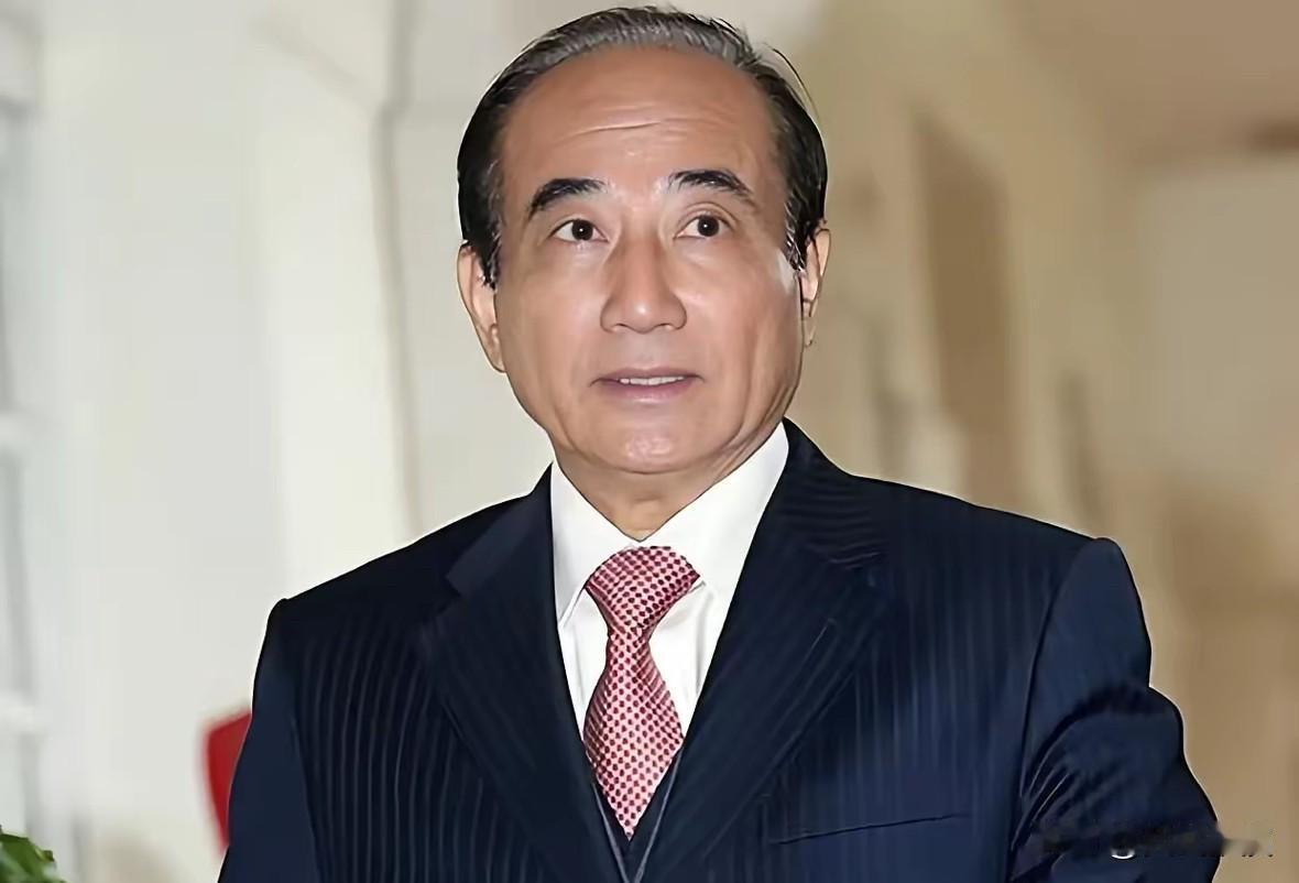 没有任何预警，国民党的中枢神经已经换了人王金平一个眼神。李乾龙一次穿梭。