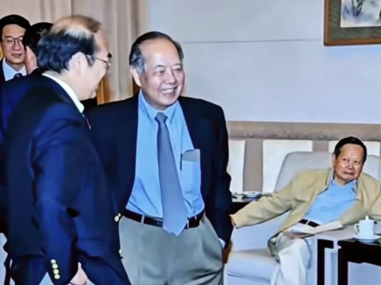 很多人说李政道与杨振宁闹掰之后再也没有同框？这张老照片可以打破这个流传很广的说法