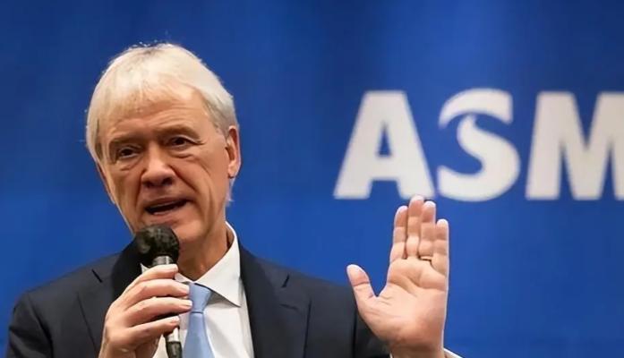 彻底不谈判了！荷兰升级光刻机封锁，中国稀土0.1%新规，直接掐住命门荷兰这