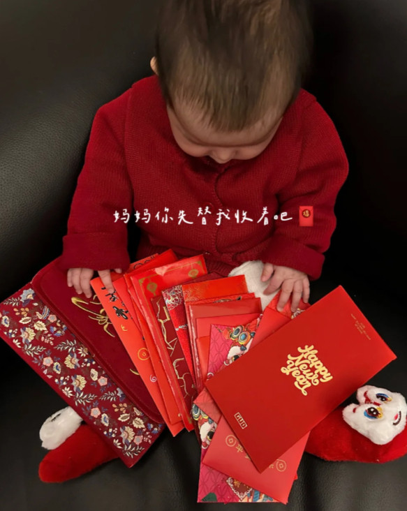 ”新年亲子仪式感｜低成本陪娃过年，温暖一整年🏮”01.”和宝贝一起贴春联🧧，