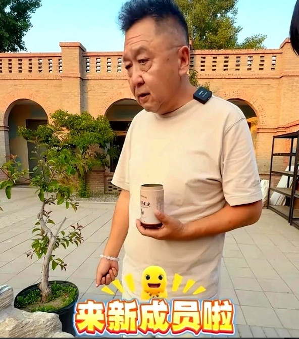 刘伟捧哏被郭德纲拒！据爆料，上世纪九十年代，于谦因故未能到场，刘伟，这位师胜