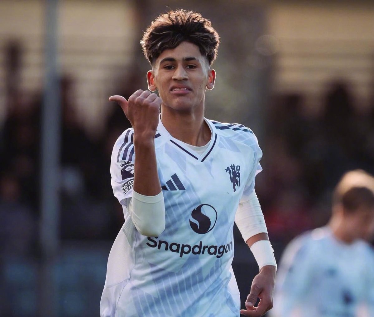 📢今年夏初，JJ·加布里埃尔及其家人告知曼联他们计划离队，并感谢俱乐部工作人