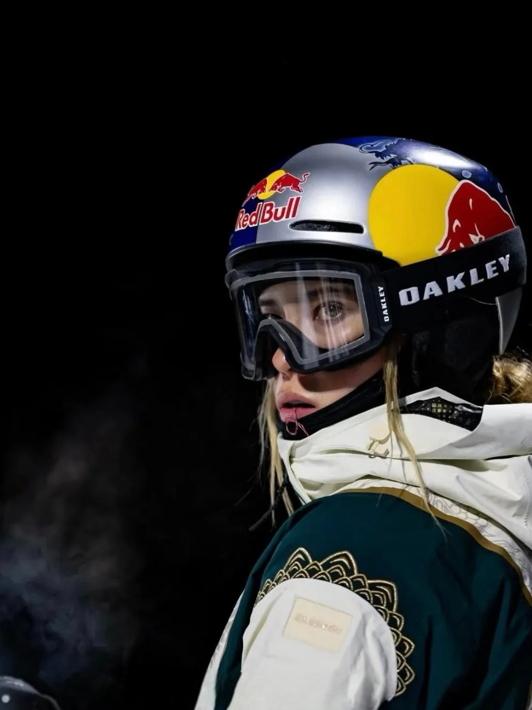 谷爱凌说世界不会原谅我了无端的高期待是一种微妙的暴力，而期待落空以后的失望更是尖