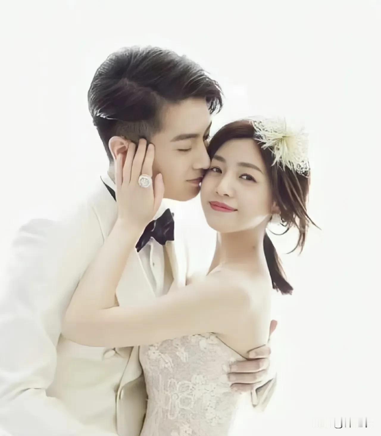 粉陈晓很长时间了，我个人觉得陈晓是比较有棱角的性格，但其实他的内心比较脆弱，容易