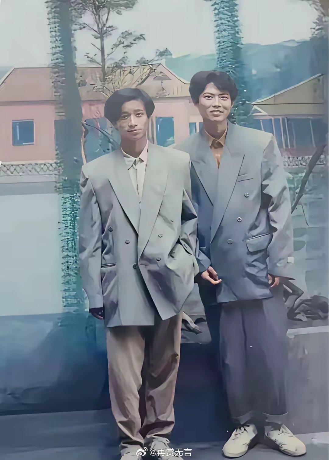 翻到这张老照片，瞬间被拉回那个热血沸腾的年代！👬郭富城这头浓密的复古发型，
