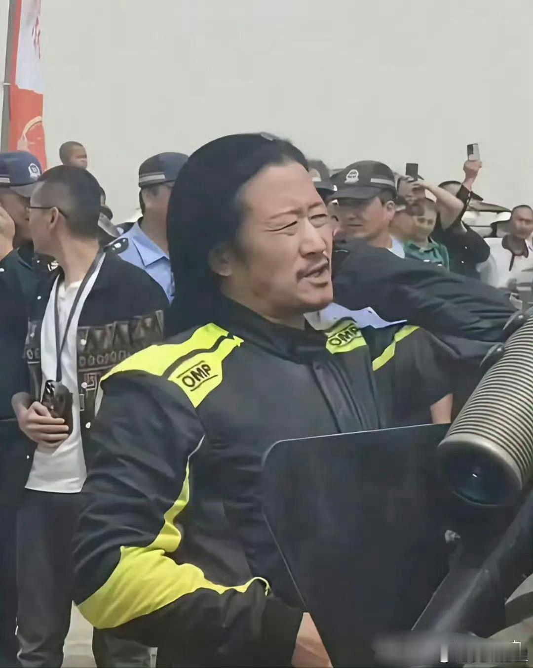 吴京果然是满族人无疑，不化妆的吴京有典型的满族面观。