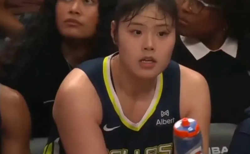 李月汝无奈折返跑！飞翼队客场再战水星队，主队火爆客队哑火，水星老将萨米·惠特科姆