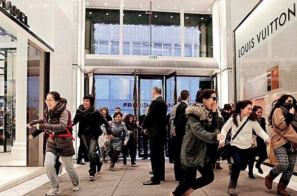 11月还没过半，社会上就出现三个“反常”现象，风向彻底变了！第一，双11迎来消费