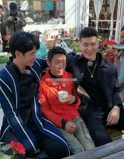 这绝对是撒贝宁这辈子最想删掉的照片