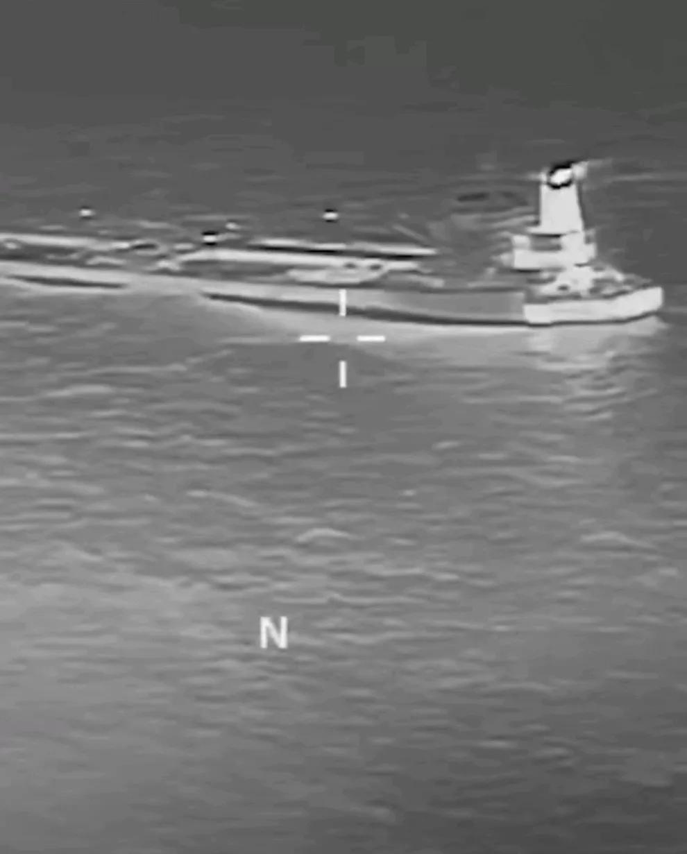 CNN报道，美军疑似再度扣留一艘委内瑞拉油轮。当地时间30日，美国五角大楼公