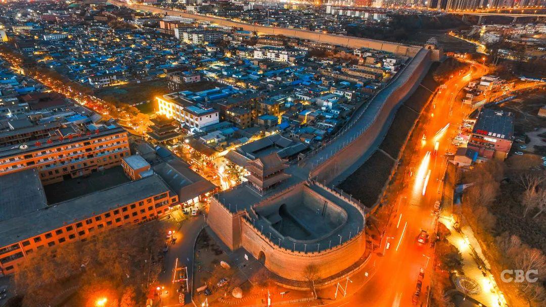 2015年11月，石家庄房价均价8990元；2016年11月，石家庄房价均价1