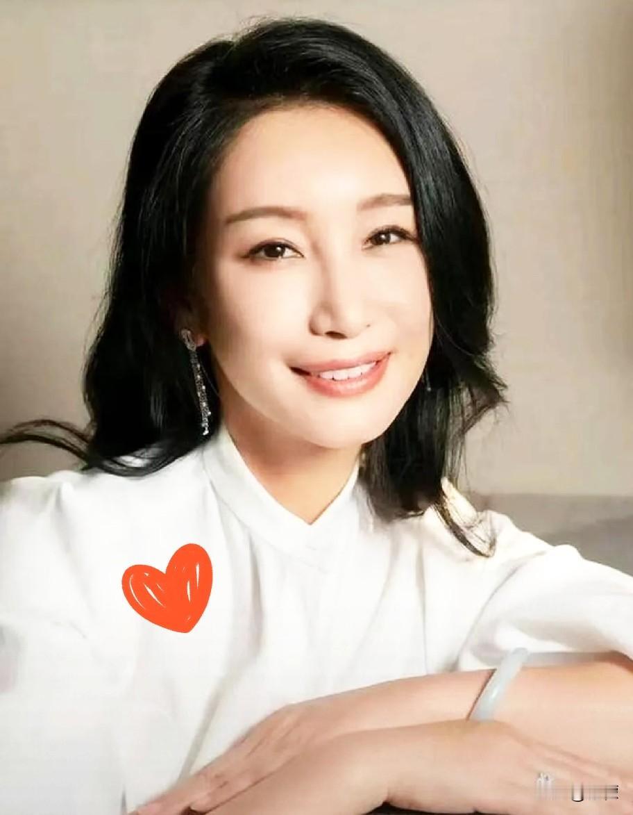 秦海璐问郭麒麟：“我和你妈谁更漂亮？”这问题啊，但凡迟疑半秒，估计就得掉坑里。郭