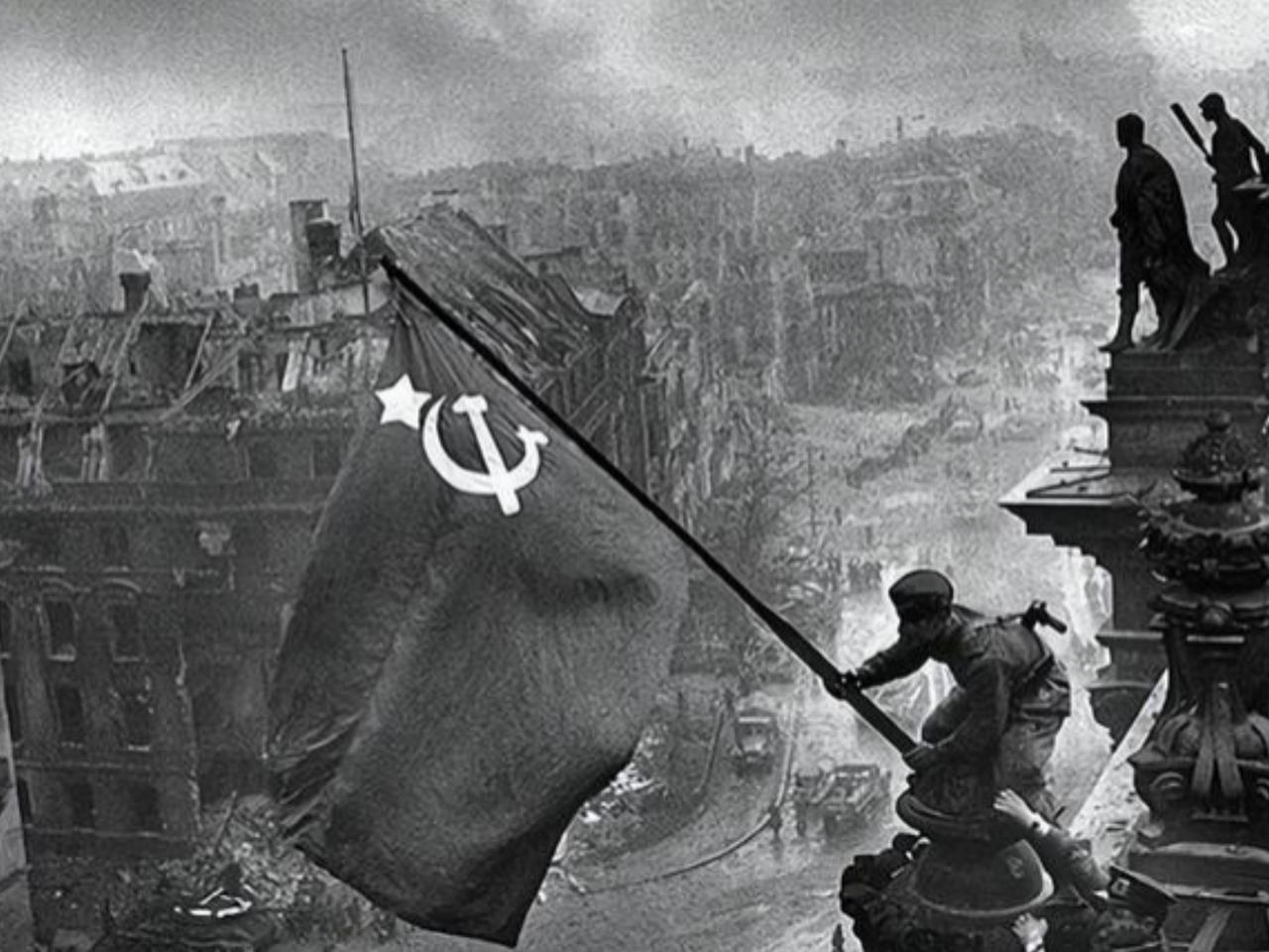 苏军宁可战死7.8万人也要攻占柏林，因为只有打下柏林，哪怕苏联亡国了，二战主力依