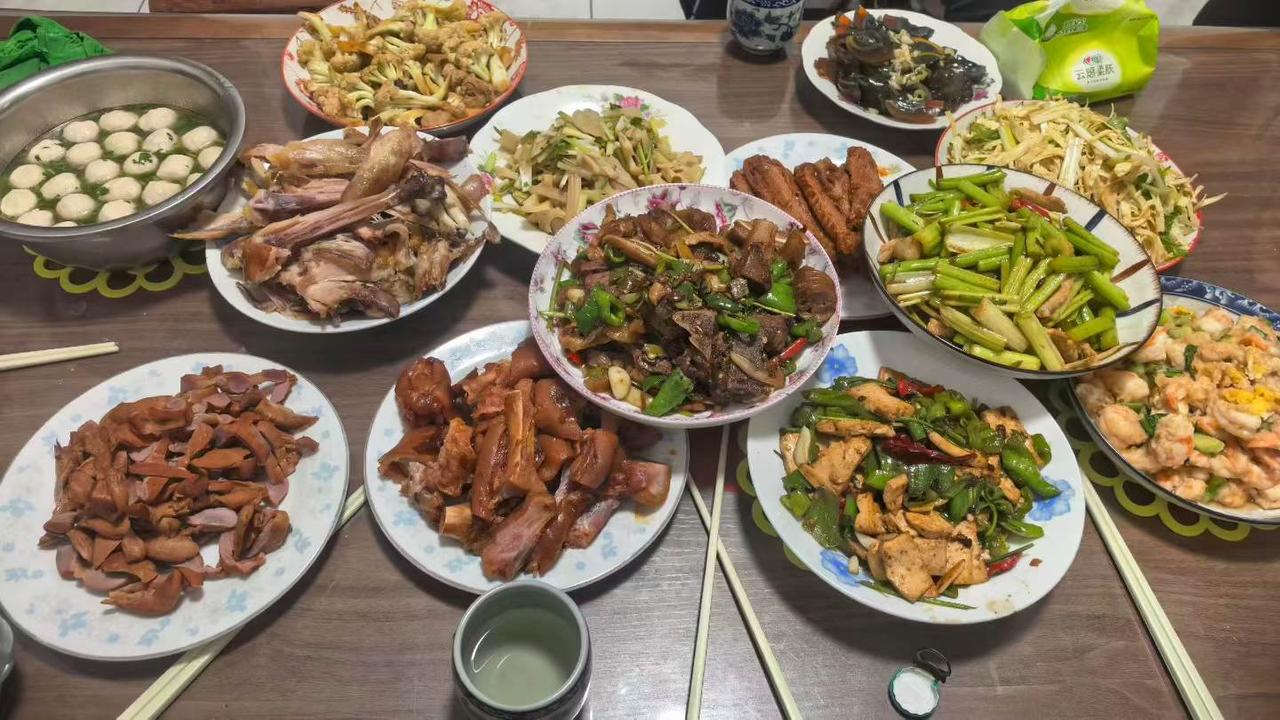 媳妇注册的一家小公司前几天注销了，2007年注册的，到现在20年了，前十年一年大