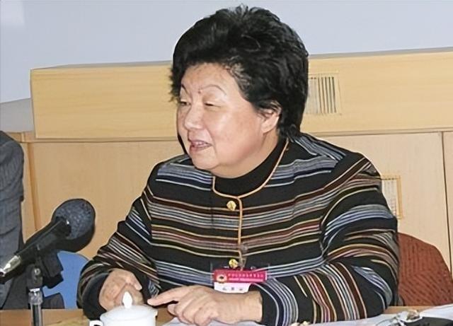 1996年，左宗棠之曾孙想回上海，写信给市委，请求分一套低楼层的房，却被他任上海