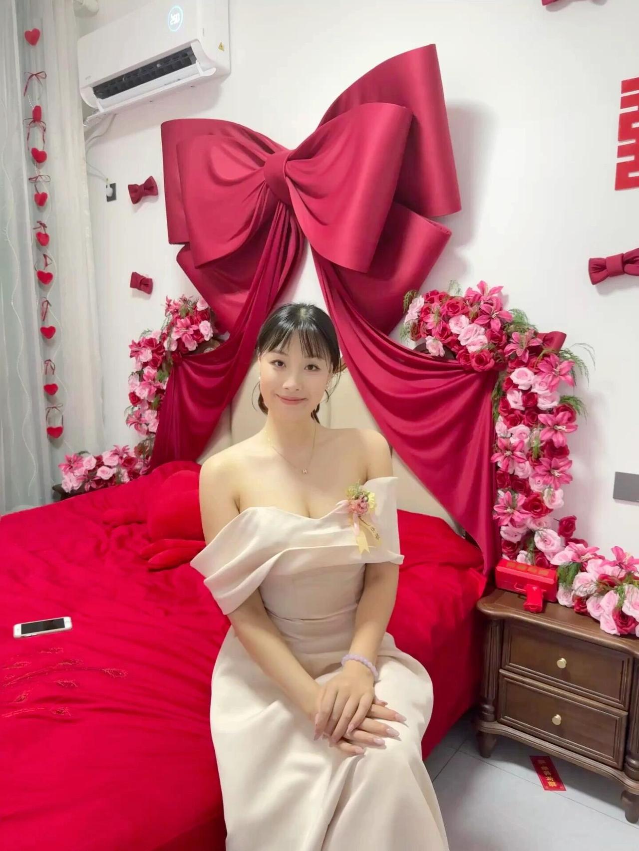 晒图笔记大赛新娘子找这个伴娘算不算失误了，太抢镜了！伴娘