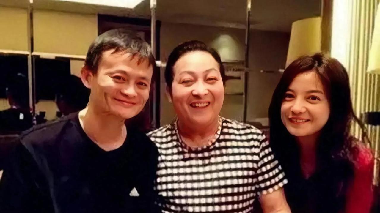 你说他聪明吧他还总分不清谁是骗子