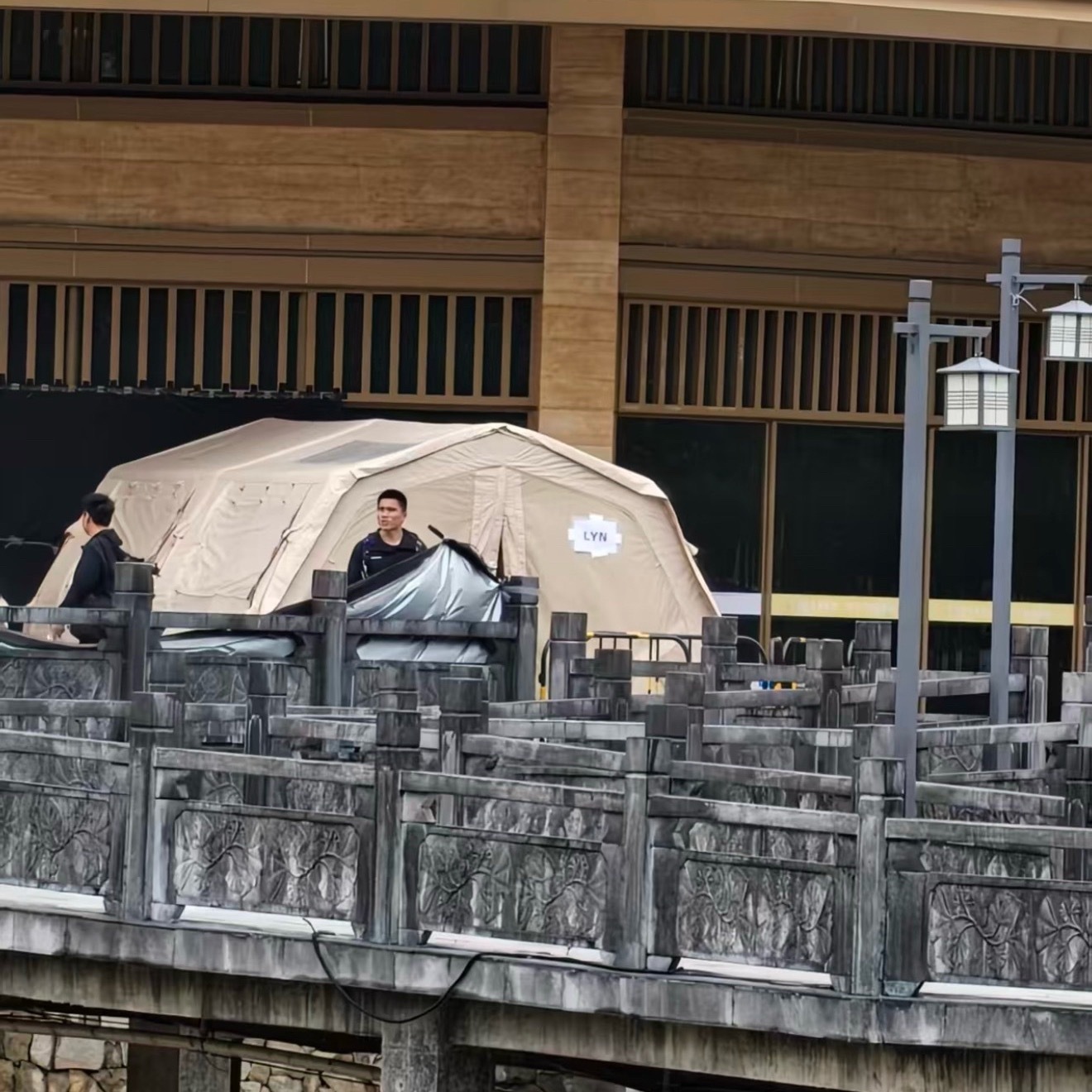 棚友们，这下真是大棚了拍摄顺利，不要下雨啦！！刘宇宁开始推理吧﻿|刘宇宁