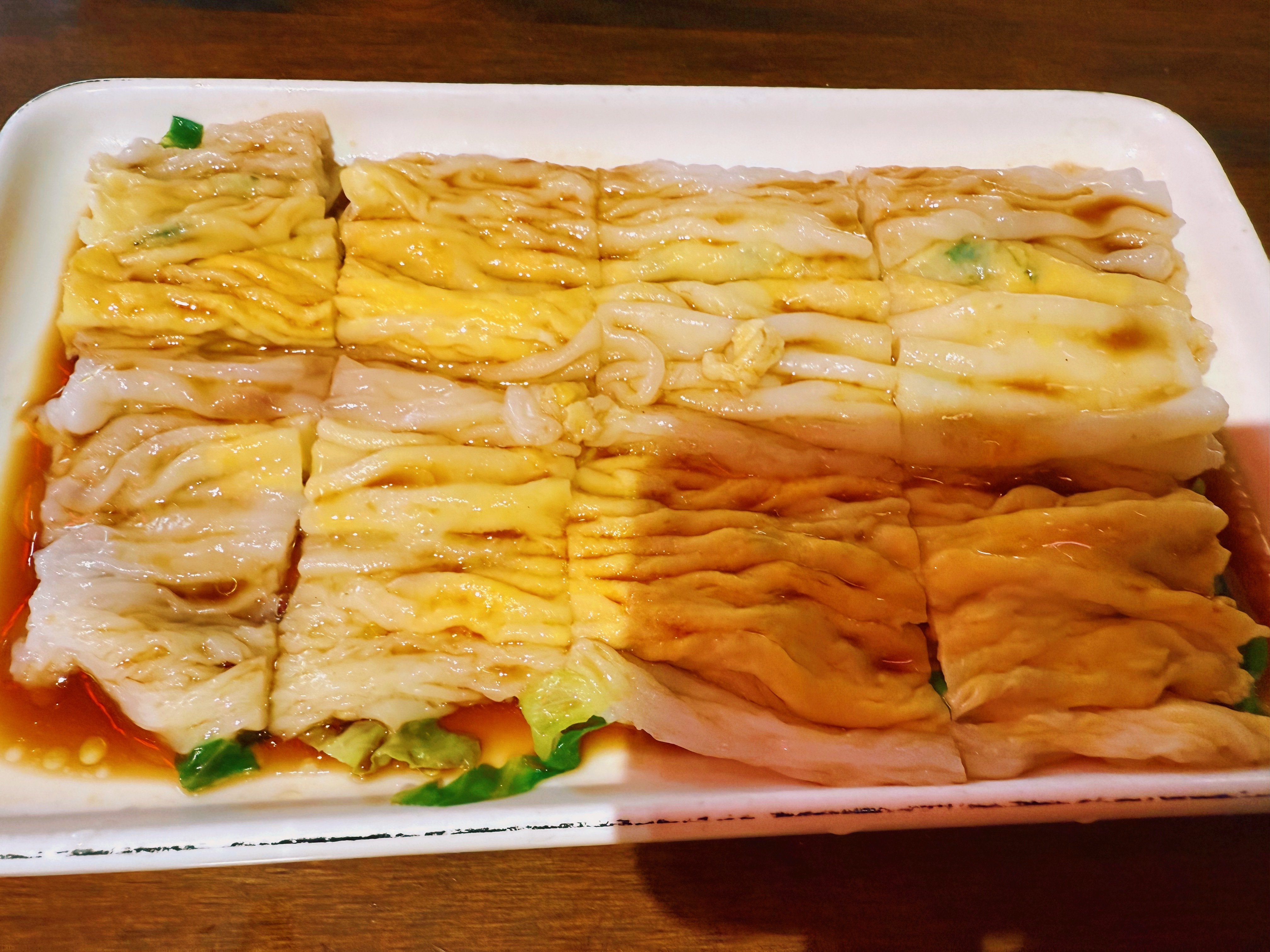 苹果牛遇吃不决，就吃肠粉每次晚上不知道吃啥，就到附近吃肠粉喝粥。​