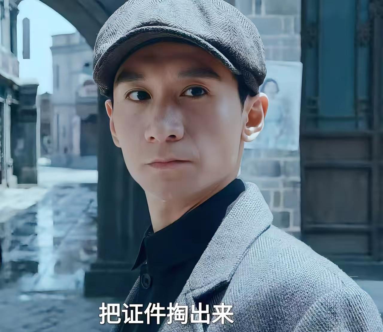 虽然长得一脸坏相，但演技却获得了好评。在电视剧《沉默的荣耀》中，由封