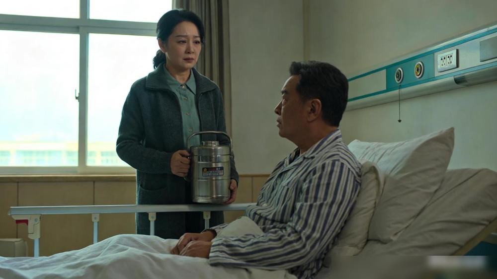 说出来不怕大伙笑话，我和我老婆分房睡整整20年，年轻的时候觉得这是自由，到老了才