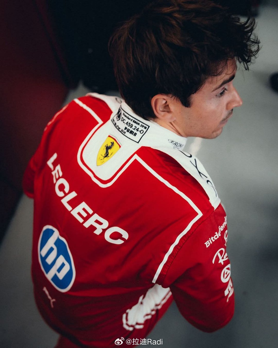 f1英语老师说：我觉得勒克莱尔最大的优势就是他的年龄。两人实力非常接近，但最终