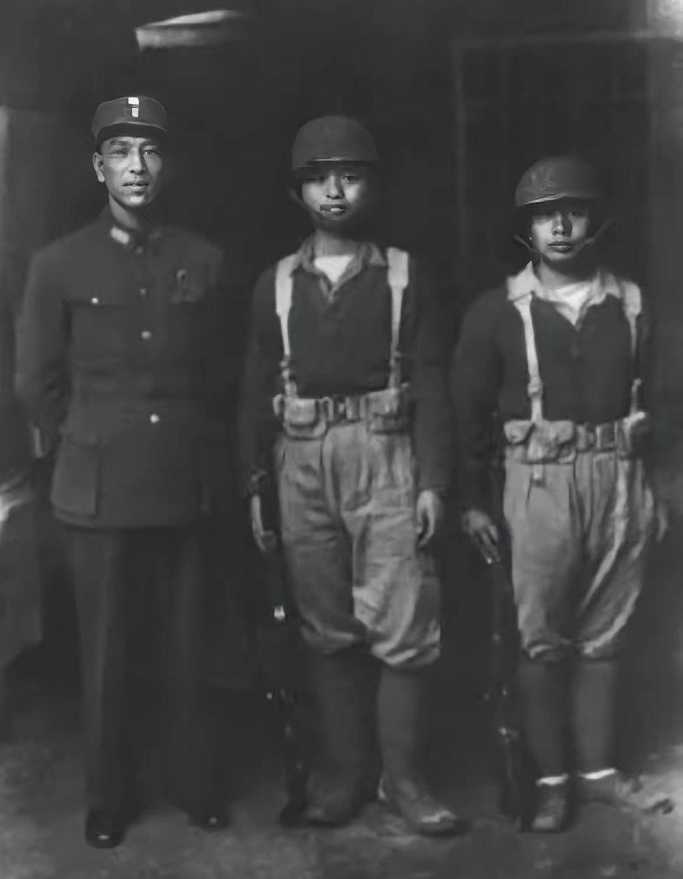 1946年5月，军事调处执行部（军调部）第28停战小组中共代表耿飚少将，在赴四平