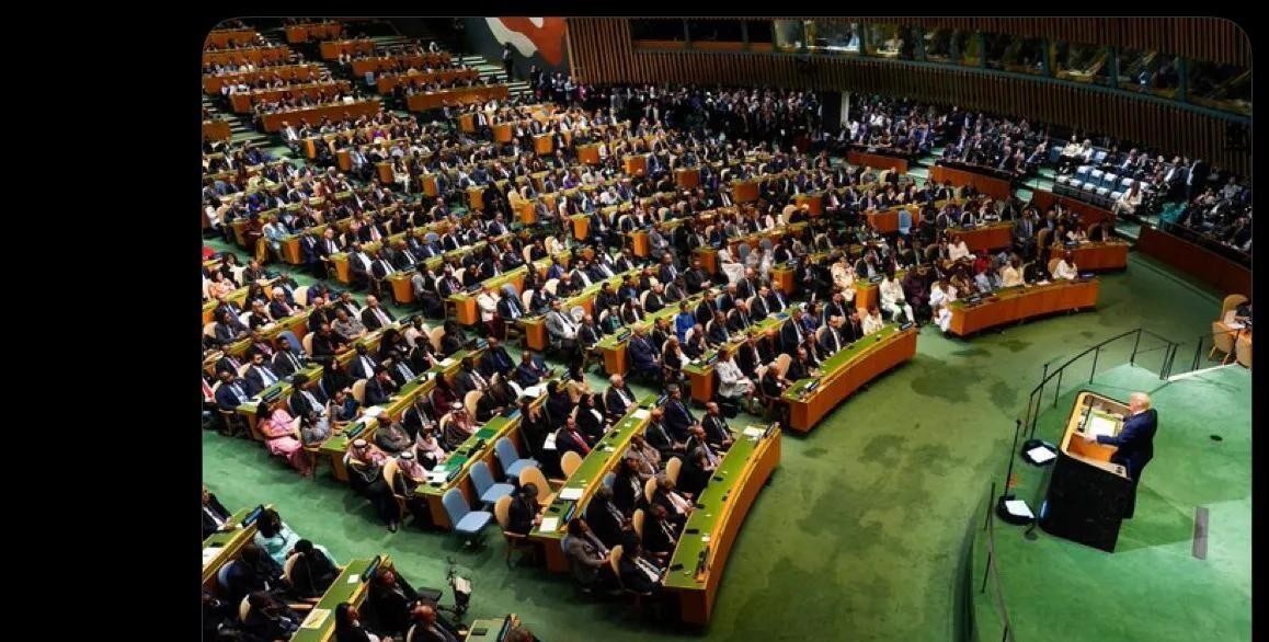 高市早苗在联大演讲，台下空空如也。日本首相官邸自己发的视频都藏不住这个场面，全程只敢给近景，远景一露