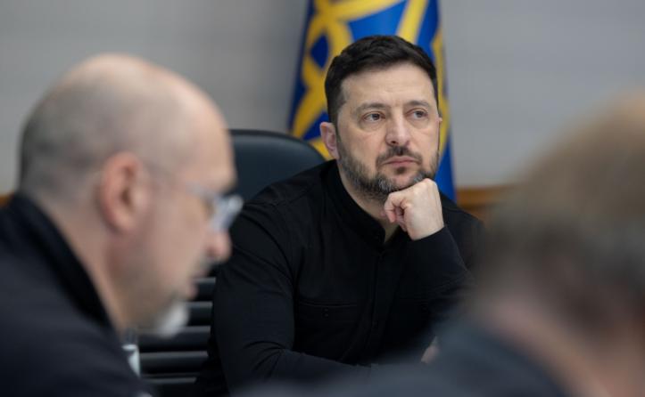 谈判结束，毫无疑问，泽连斯基又被卖了！很多人可能没注意到，这三场谈判看似独立