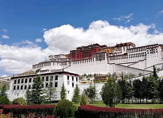 为什么布达拉宫会让人莫名渗人？胆小的人根本不敢久留很多人以为布达拉宫只有神