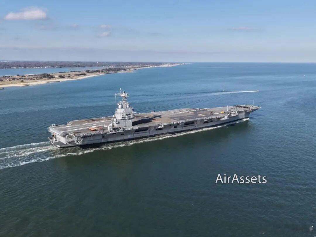 福特级二号舰肯尼迪号终于开始海试了美国人也创造了一个纪录开工比山东舰早，服役比福
