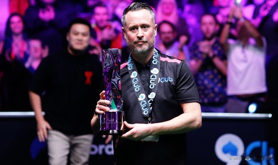 获得单局限时赛冠军的阿尔菲·伯顿幸运程度超过想象。开赛当天才得知获得参赛资格，要