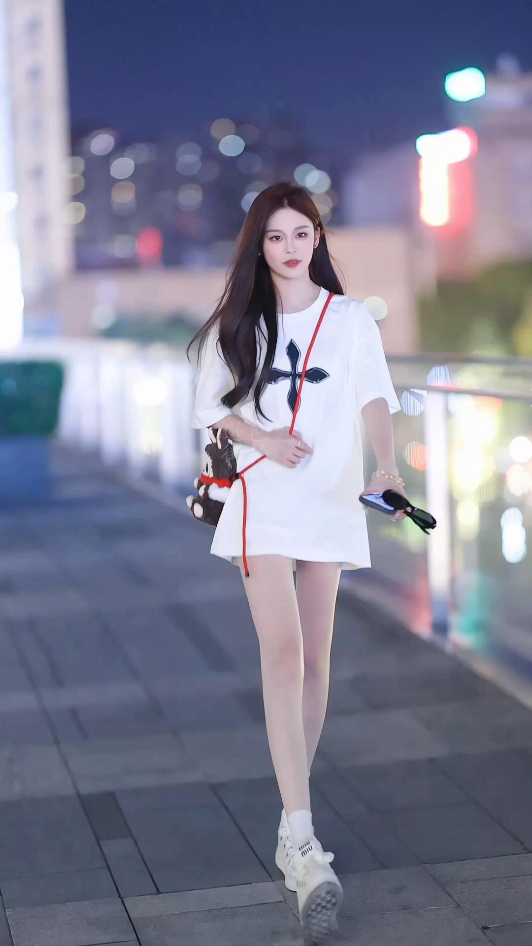 【成都街拍】心动女生。丨摄影拍照每日穿搭​​​