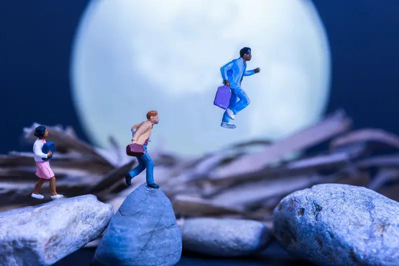 其实，大环境怎么怎么样，都是对于一般人而言。昨天去拜访一个客户，原因就是对方