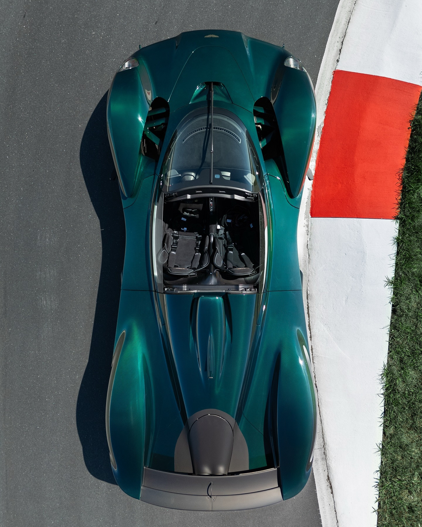 AstonMartinValkyrieSpider阿斯顿马丁astonma