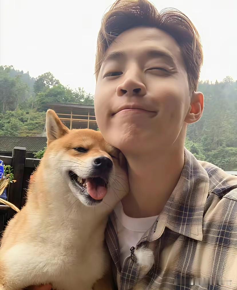 刘宪华的幸运就是参加了《向往的生活》，要不然真的很少有人认识他。刘宪华乖萌可