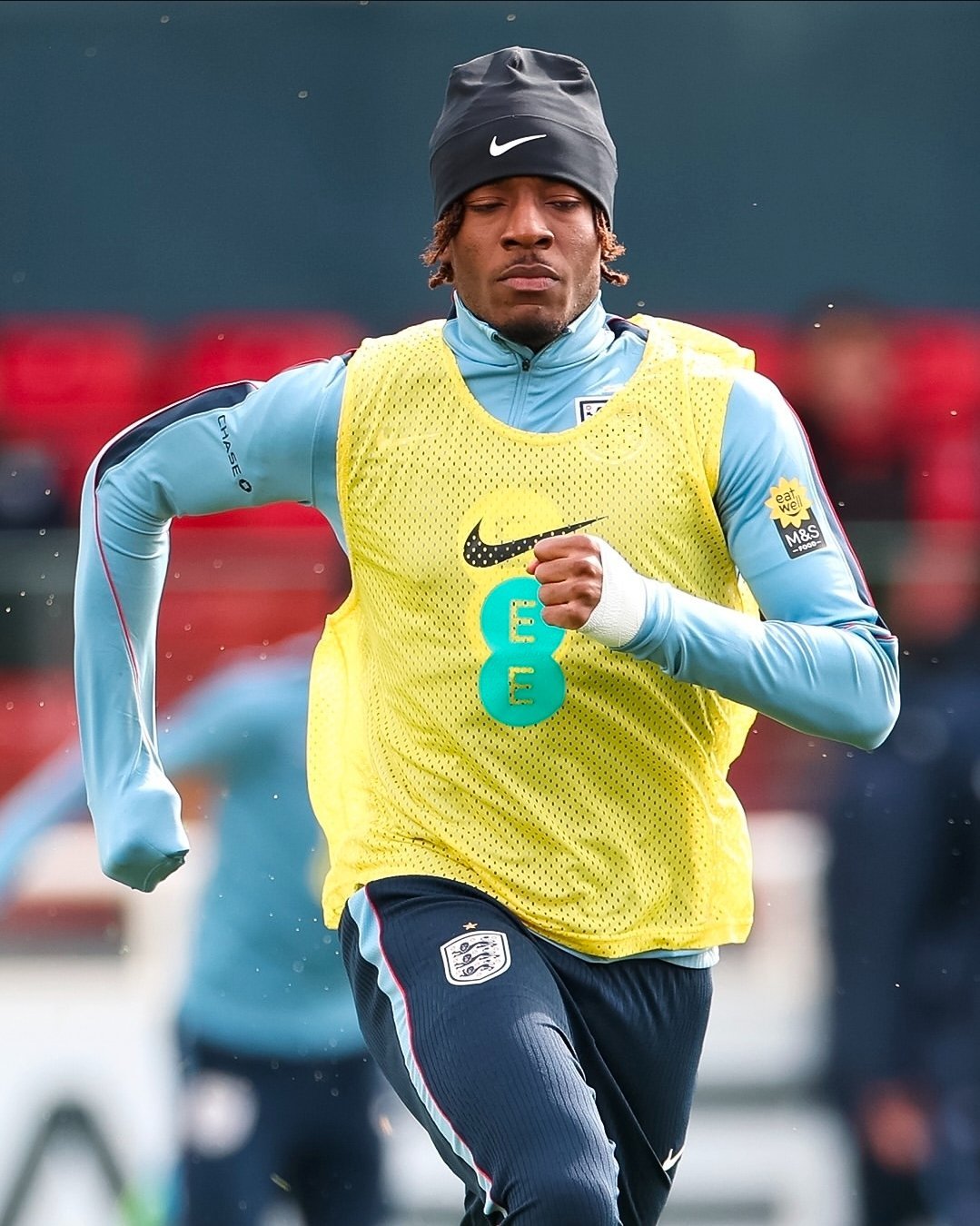 马杜埃凯谈到了世界杯大名单：“关于世界杯参赛名额，我其实想得不多。我觉得自己作为