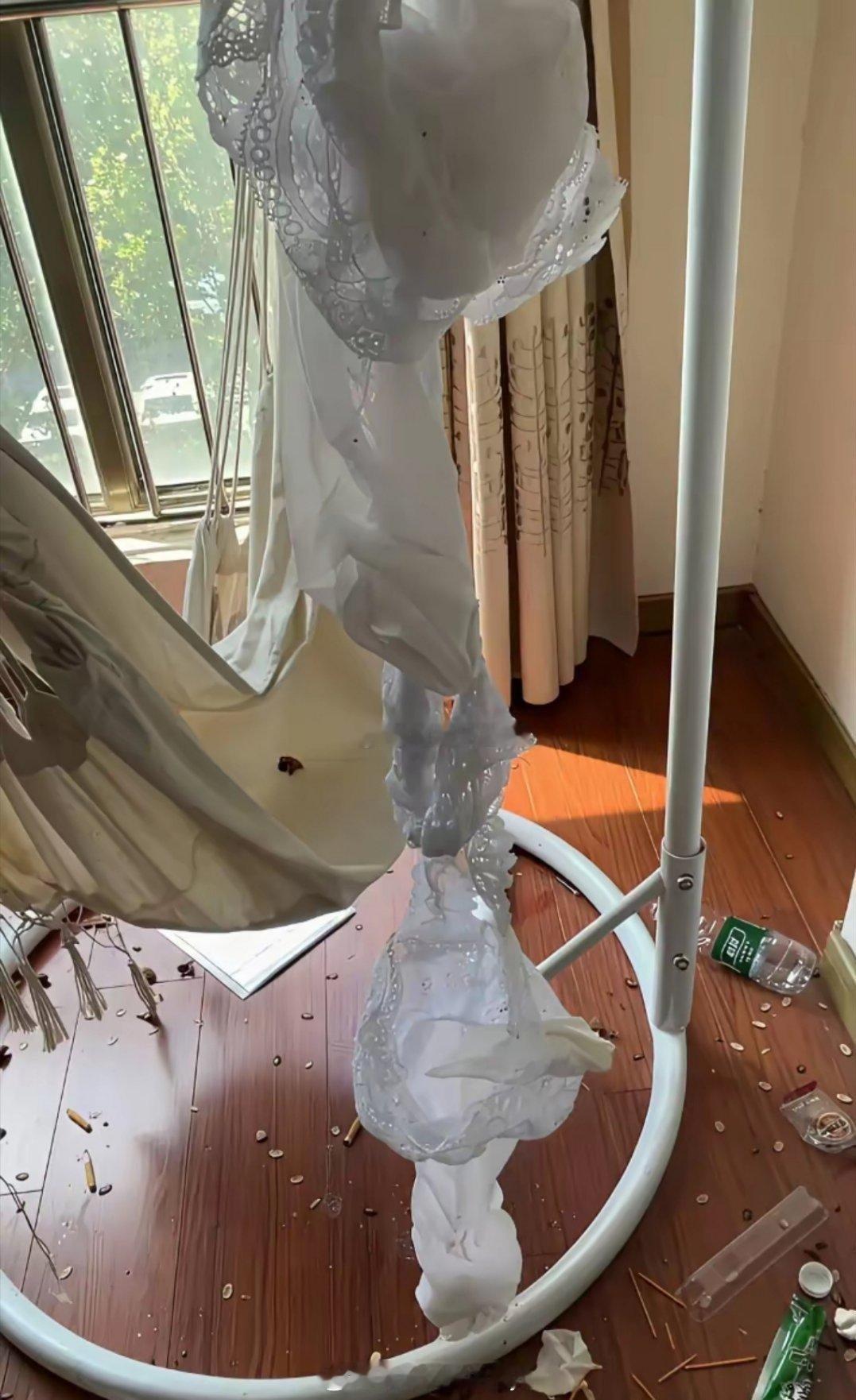把房子出租给酒吧女后，成这样了。