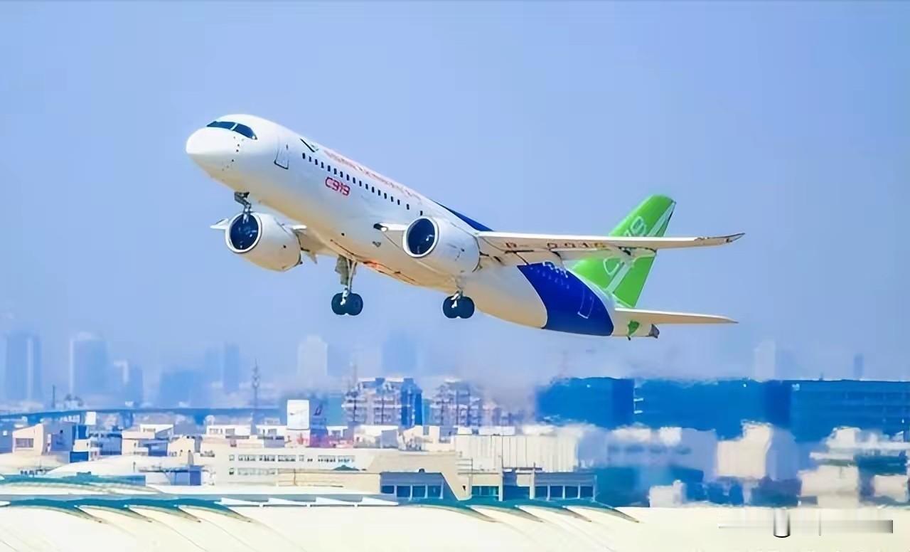 新加坡航展首日中国商飞签单宽体机C929或提前面世新加坡航展首日中国商飞与山