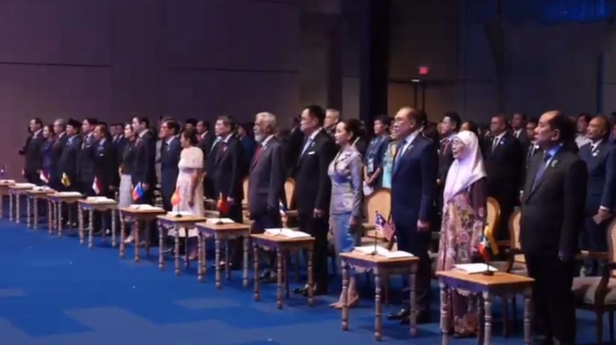 太养眼了！第48届东盟峰会盛大开幕，各国领导人齐聚菲律宾参会，一众国家夫人集体惊