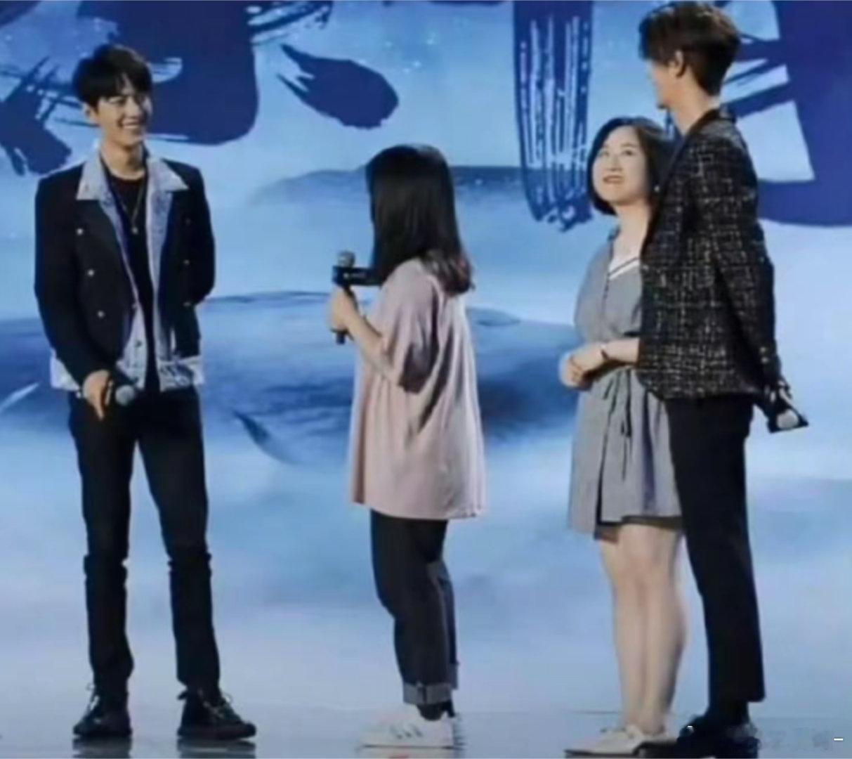 这张图真的绝每个人都在看自己喜欢的人​​​