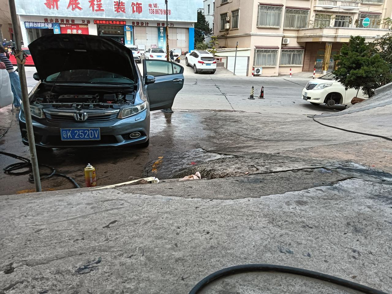 ！春节过年，乡下洗车店真的贵贵贵，70大洋精洗，问你贵不贵？广东赚钱广东花，