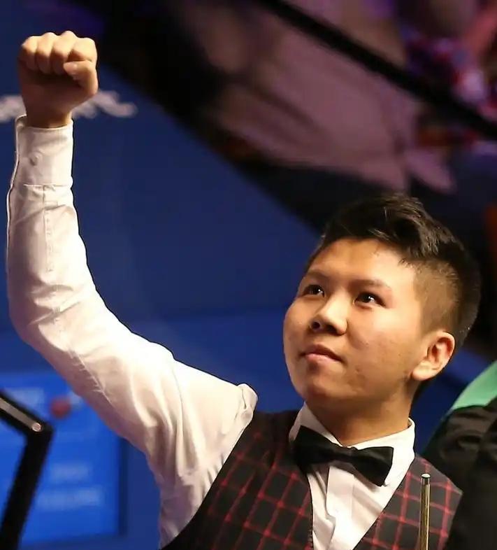 单局逆转，“挥拳哥”周跃龙4-3斩落“大鲨鱼”晋级八强！正在进